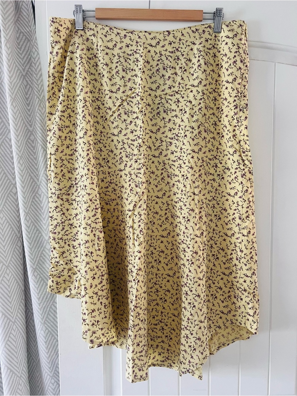 Motel Large Pastel Yellow Floral Cottage core High-Low Skirt